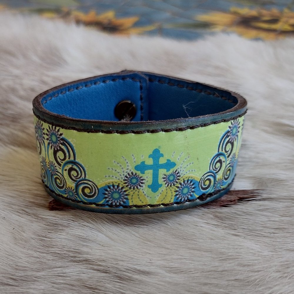 Custom leather bracelet